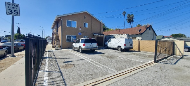 6049 Normandie Ave