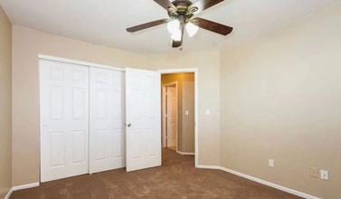 12993 E 47th Ave in Denver, CO - Foto de edificio - Building Photo