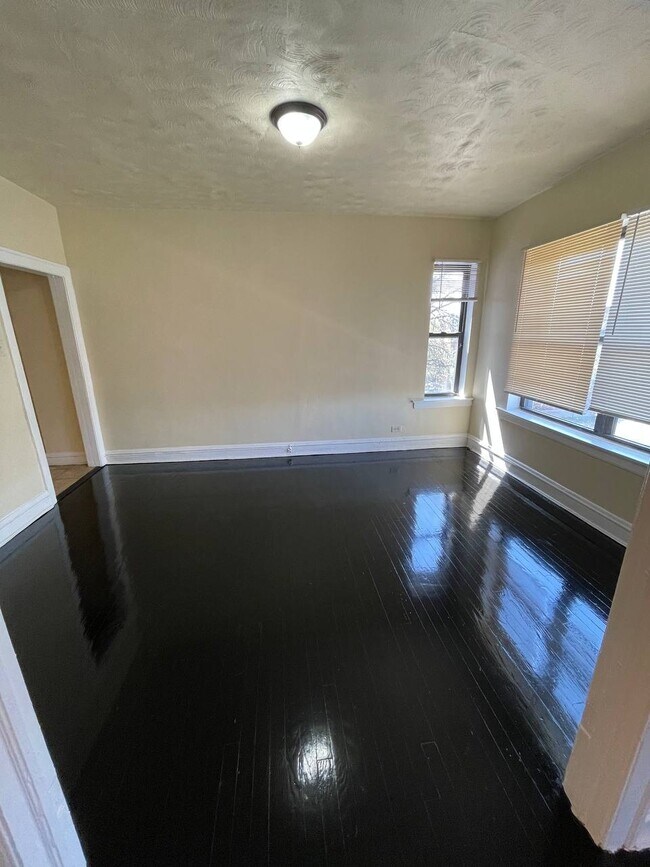7954 S Drexel Ave in Chicago, IL - Building Photo - Building Photo
