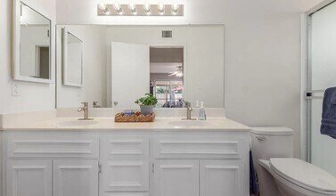 1953 E Laguna Dr in Tempe, AZ - Building Photo - Building Photo