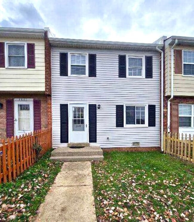 property at 2819 Banks Ct