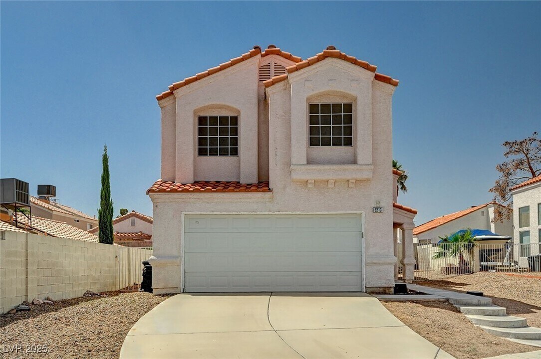 8213 Mt Brodie Cir in Las Vegas, NV - Building Photo