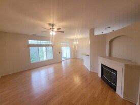 664 Rivers Breeze Dr in Ludlow, KY - Building Photo