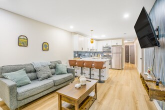 1704 N Springfield Ave in Chicago, IL - Foto de edificio - Building Photo