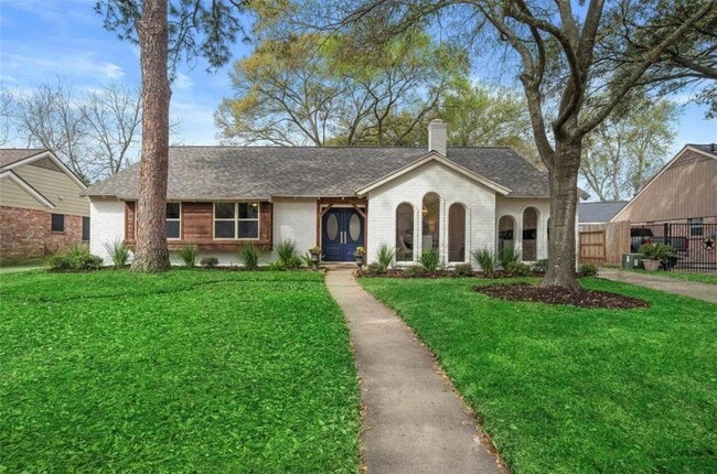 property at 2831 Kenross St