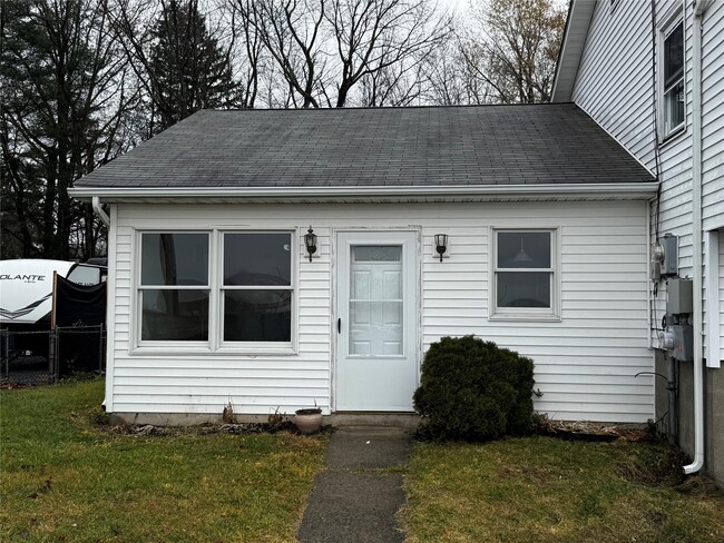 118 C E Penney Dr in Wallkill, NY - Building Photo - Building Photo