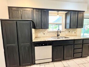 1111 Johnson St in Benbrook, TX - Building Photo - Building Photo