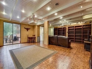 800 Leonard St in Austin, TX - Building Photo - Building Photo