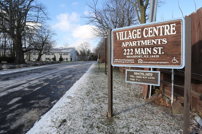 Village Centre Apartments in Brockport, NY - Foto de edificio - Building Photo