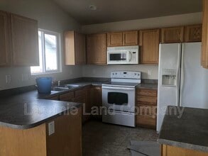 1219 E Symons St in Laramie, WY - Building Photo - Building Photo