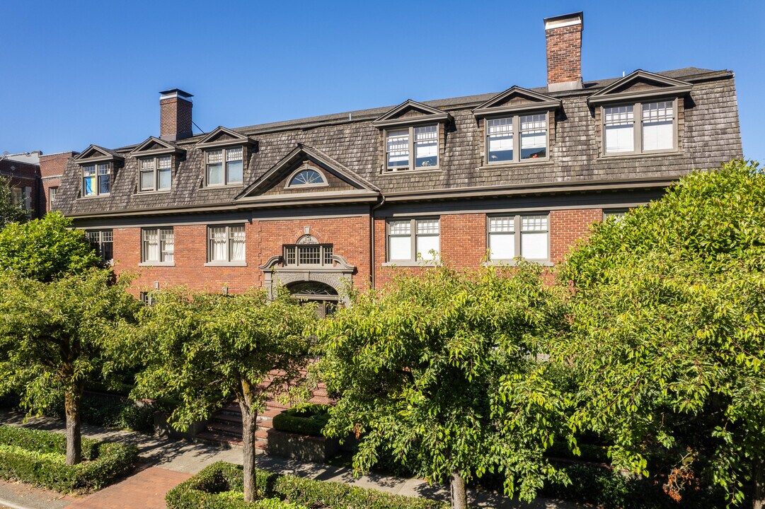 941 11th Ave E in Seattle, WA - Foto de edificio