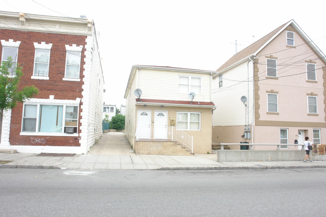 260 Washington St in Perth Amboy, NJ - Building Photo