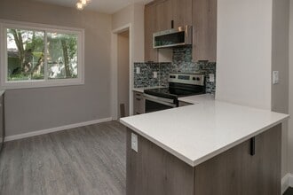 8 18th Ave SW in Rochester, MN - Building Photo - Building Photo