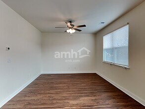 8110 Brookbend Dr in Douglasville, GA - Building Photo - Building Photo