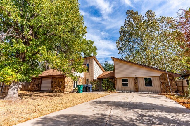 8201 NW 90th Terrace in Oklahoma City, OK - Building Photo - Building Photo