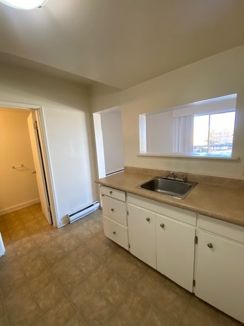 951 Cedar St in Campbell River, BC - Building Photo - Building Photo