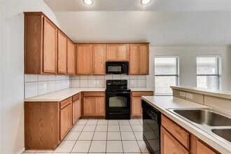 3100 Hoover Dr in McKinney, TX - Building Photo - Building Photo