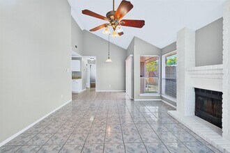 13615 Tanvern Ln in Houston, TX - Building Photo - Building Photo