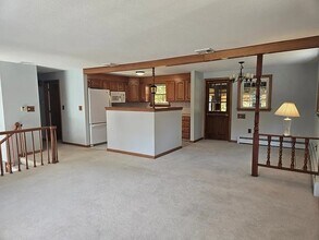 222 Primrose Hill Rd in Dracut, MA - Foto de edificio - Building Photo