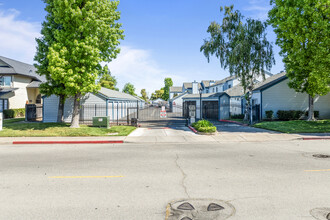 Cambridge Place in Lodi, CA - Building Photo - Other