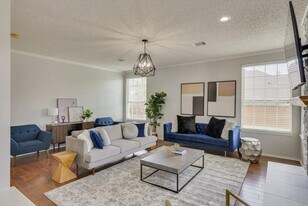 7402 Brookhaven Dr in Rowlett, TX - Building Photo