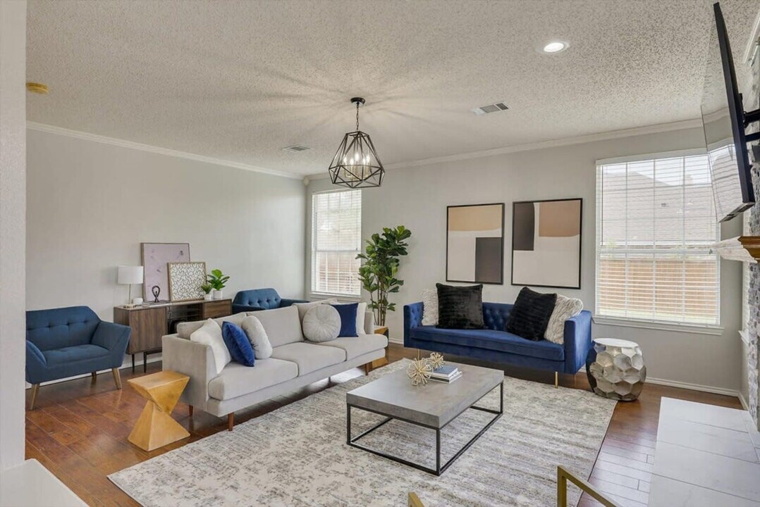 7402 Brookhaven Dr in Rowlett, TX - Building Photo