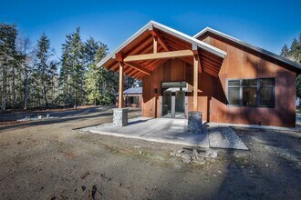 673 E Peters Rd in Greenbank, WA - Building Photo - Building Photo