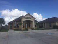 Stone Oak Apartments in Harlingen, TX - Foto de edificio - Building Photo