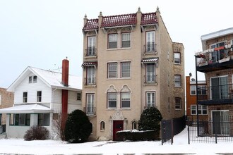 1935 W Pratt Blvd in Chicago, IL - Building Photo - Building Photo