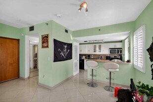 802 Euclid Ave in Miami Beach, FL - Building Photo