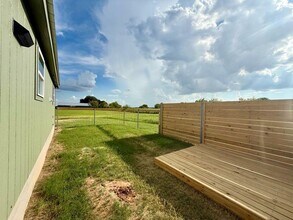671 Co Rd 3386 in Paradise, TX - Building Photo - Building Photo