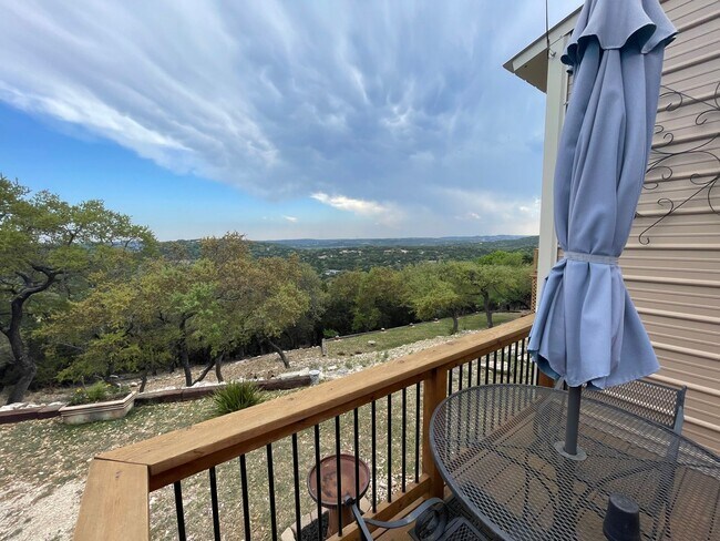 532 Stenen Dr in Canyon Lake, TX - Foto de edificio - Building Photo