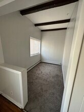 33 George St, Unit 1 in Green Island, NY - Foto de edificio - Building Photo