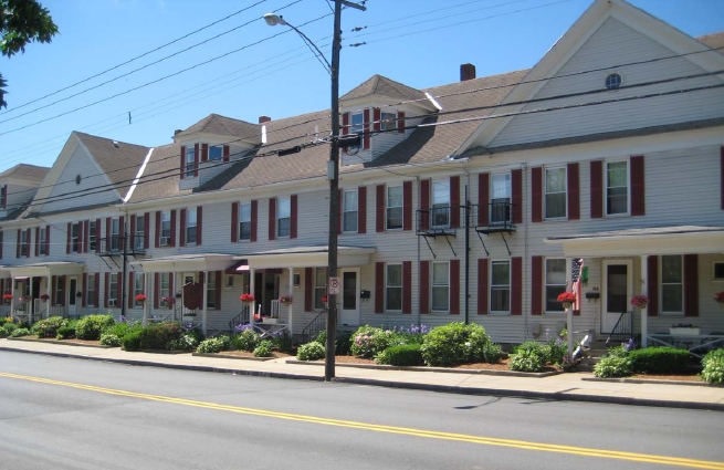 Amherst Coach Apartments in Nashua, NH - Foto de edificio