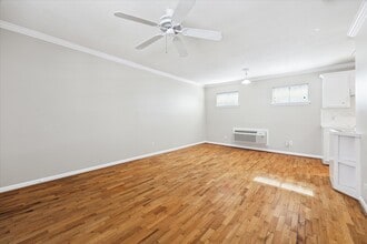 3620 Garrott in Houston, TX - Foto de edificio - Building Photo