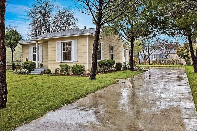1613 M Pl in Plano, TX - Building Photo - Building Photo