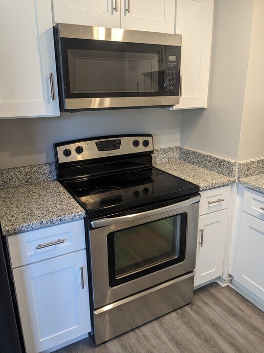1118 Berkshire Rd in Daytona Beach, FL - Building Photo