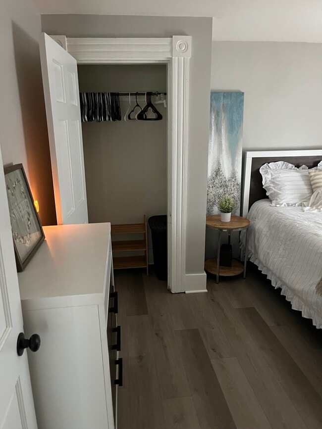 549 Hevey St, Unit 2 in Manchester, NH - Foto de edificio - Building Photo