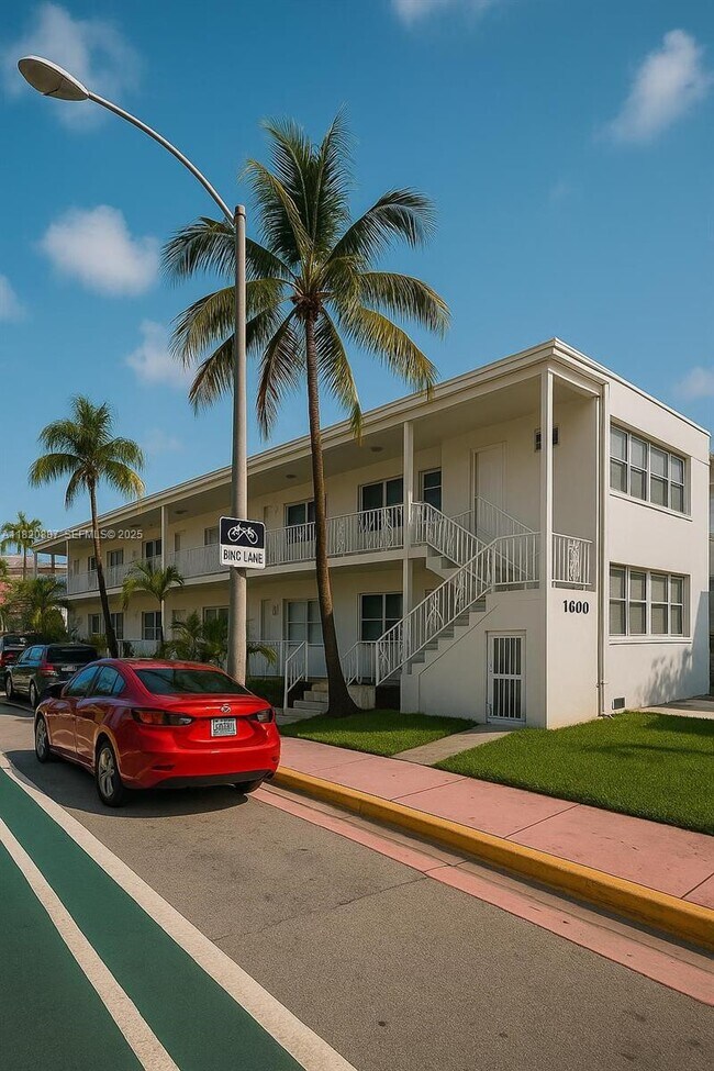 1600 Pennsylvania Ave in Miami Beach, FL - Foto de edificio - Building Photo