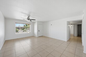 5229 E Winchcomb Dr in Scottsdale, AZ - Building Photo - Building Photo