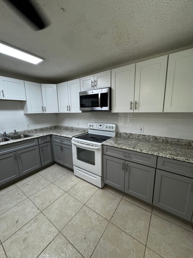3435 Hi St, Unit 3435 in Lake Worth Beach, FL - Building Photo - Building Photo