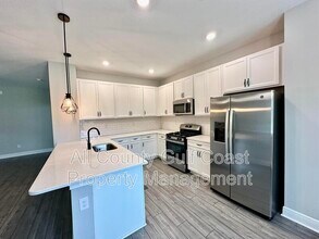 8131 Tea Olive Ter in Palmetto, FL - Building Photo - Building Photo