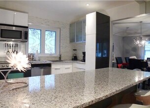 186 Dufferin St in Hampstead, QC - Building Photo - Building Photo