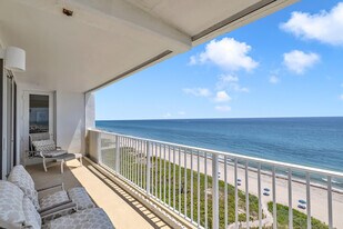 3000 S Ocean Blvd in Boca Raton, FL - Building Photo