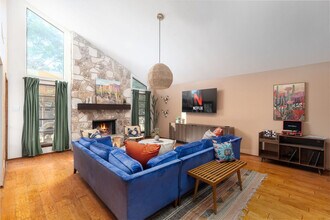 8311 Kingsway St in San Antonio, TX - Foto de edificio - Building Photo