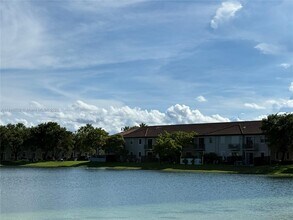 521 NE 33rd Terrace in Homestead, FL - Foto de edificio - Building Photo