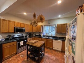 23 Hall St, Unit 1 in Somerville, MA - Building Photo