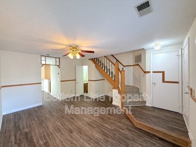 6330 Windsor Gate Ln in Charlotte, NC - Building Photo - Building Photo