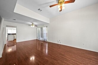 566 Valley View Dr in Lewisville, TX - Building Photo - Building Photo