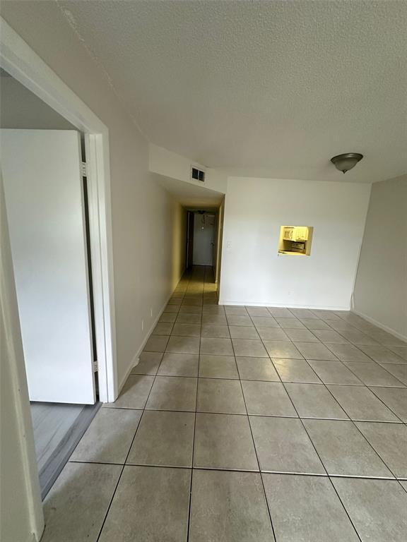 7820 Colony Cir S, Unit 203 in Tamarac, FL - Foto de edificio - Building Photo